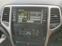 2012 Jeep
Grand Cherokee Laredo (4x4)