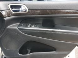 2012 Jeep
Grand Cherokee Laredo (4x4)