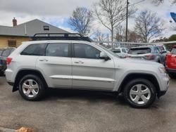 2012 Jeep
Grand Cherokee Laredo (4x4)
