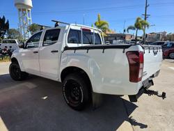 2015 Isuzu
                D-MAX SX