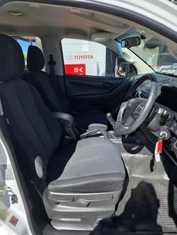 2015 Isuzu
                D-MAX SX