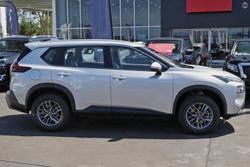 2025 Nissan
X-TRAIL ST