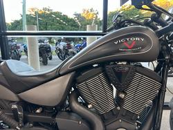 2015 VICTORY GUNNER Grey