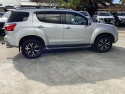 2021 Isuzu
MU-X LS-T