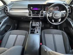 2022 Kia
                Sorento Sport