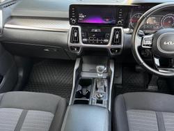 2022 Kia
                Sorento Sport