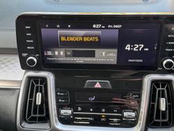 2022 Kia
                Sorento Sport
