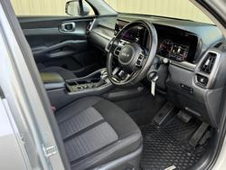 2022 Kia
                Sorento Sport