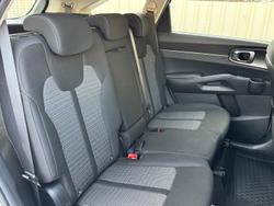 2022 Kia
                Sorento Sport