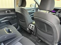 2022 Kia
                Sorento Sport