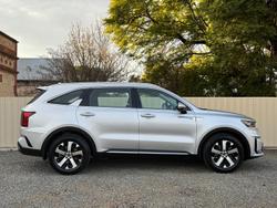 2022 Kia
                Sorento Sport