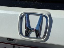 2018 Honda Civic VTi-S 10th Gen MY18 White Orchid