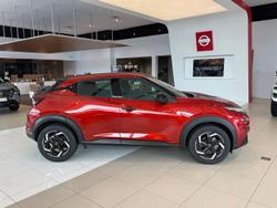 2024 Nissan JUKE ST+