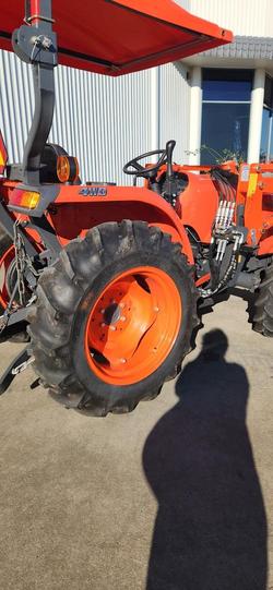 Kubota
L3800