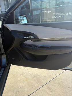 2014 Holden
Calais V