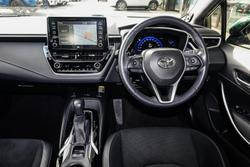 2019 Toyota
                Corolla ZR