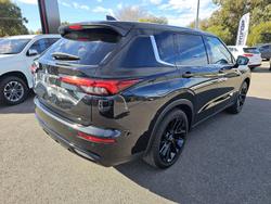 2024 Mitsubishi
Outlander Black Edition