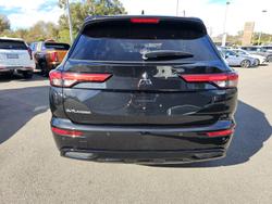 2024 Mitsubishi
Outlander Black Edition