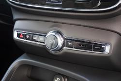 2025 Volvo
XC40 Plus B4