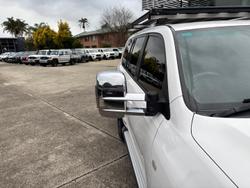 2011 Toyota
                Landcruiser GXL