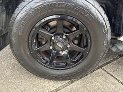 2011 Toyota
                Landcruiser GXL