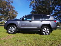 2022 Toyota Landcruiser VX