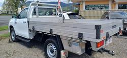 2015 Toyota
                Hilux SR