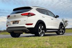 2017 Hyundai
                Tucson Highlander