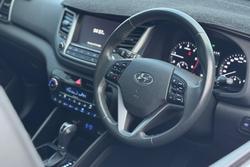 2017 Hyundai
                Tucson Highlander