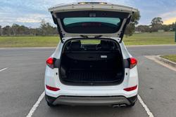 2017 Hyundai
                Tucson Highlander