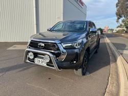 2022 TOYOTA
HILUX SR5 + PREMIUM INTERIOR (4X4)
