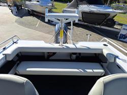 2025 QUINTREX 430 Fishabout Pro