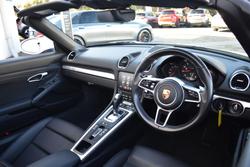 2020 Porsche
718 Boxster