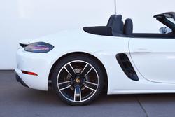 2020 Porsche
718 Boxster