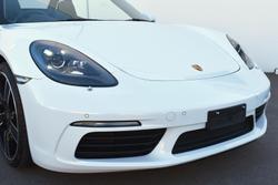 2020 Porsche
718 Boxster