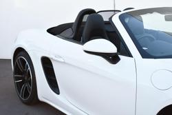 2020 Porsche
718 Boxster