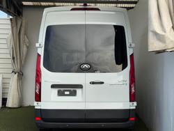 2025 LDV
Deliver 9