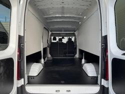 2025 LDV
Deliver 9
