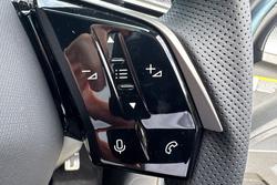 2025 Peugeot 5008 GT Premium Hybrid