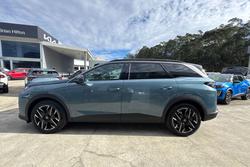 2025 Peugeot 5008 GT Premium Hybrid