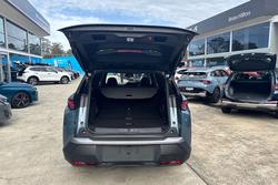 2025 Peugeot 5008 GT Premium Hybrid