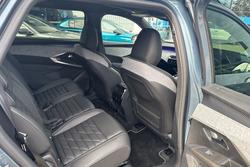 2025 Peugeot 5008 GT Premium Hybrid