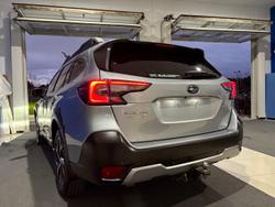 2021 Subaru
Outback AWD Touring