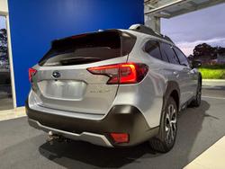 2021 Subaru
Outback AWD Touring
