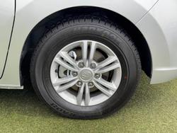 2025 LDV
G10