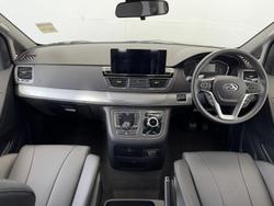 2025 LDV
G10