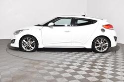 2015 Hyundai
Veloster SR Turbo +