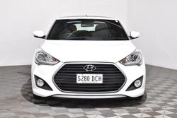 2015 Hyundai
Veloster SR Turbo +