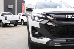 2025 Isuzu
D-MAX X-TERRAIN