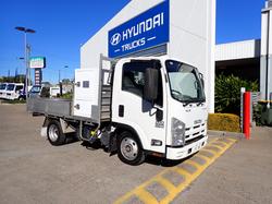 2014 ISUZU NLR 200